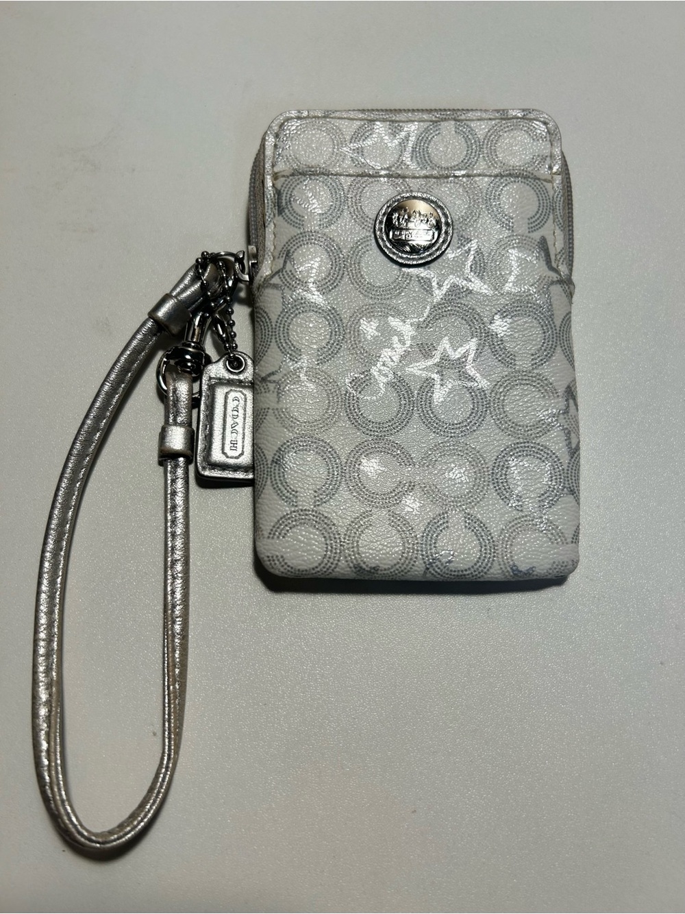 VTG Coach Silver Signature Wristlet Card Wallet Hang Tag Stars phone case camera